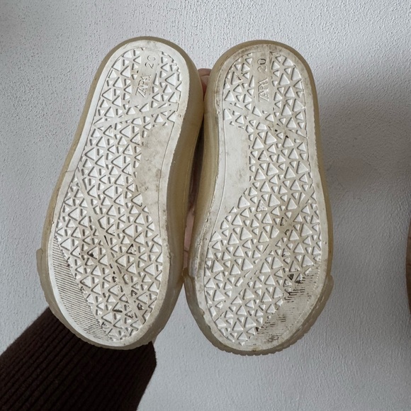 Zara Canvas Hightops Size 4.5 Toddler - Picture 4 of 4